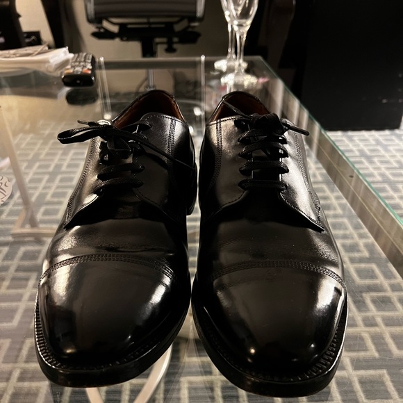Allen Edmonds Other - Allen Edmonds hampstead cap toe shoes. Black, leather sole.
